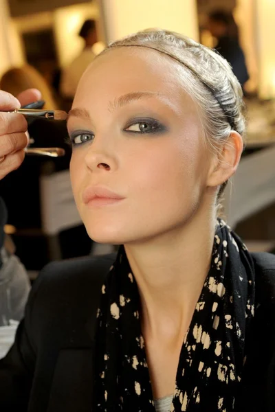 Look 10